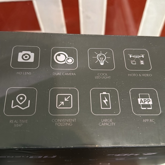 2.4 GHZ Drone Unmanned Aerial Vehicle equipped with a dual HD camera - Picture 2 of 5